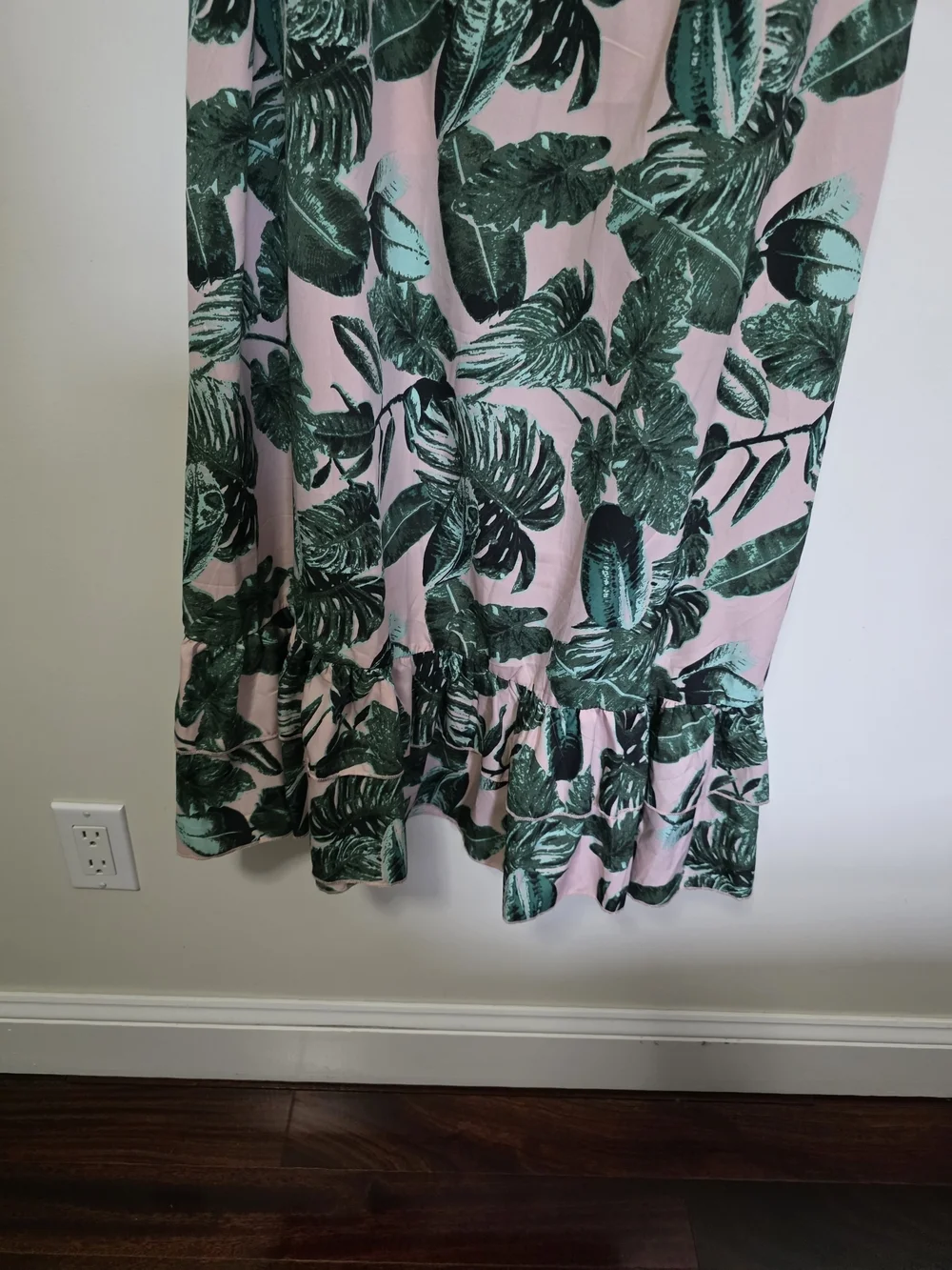 Boohoo Pink Maxi Dress with Green Tropical Leaf Print NWT
